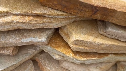 Плитняк златолит жёлтый золотистый для отмостки купить в Кумертау