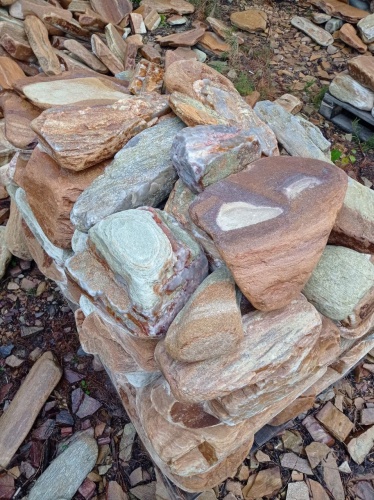 Златолит жёлтый, жёлто-зелёный глыбки и валуны для ланшафтного дизайна купить в Кумертау