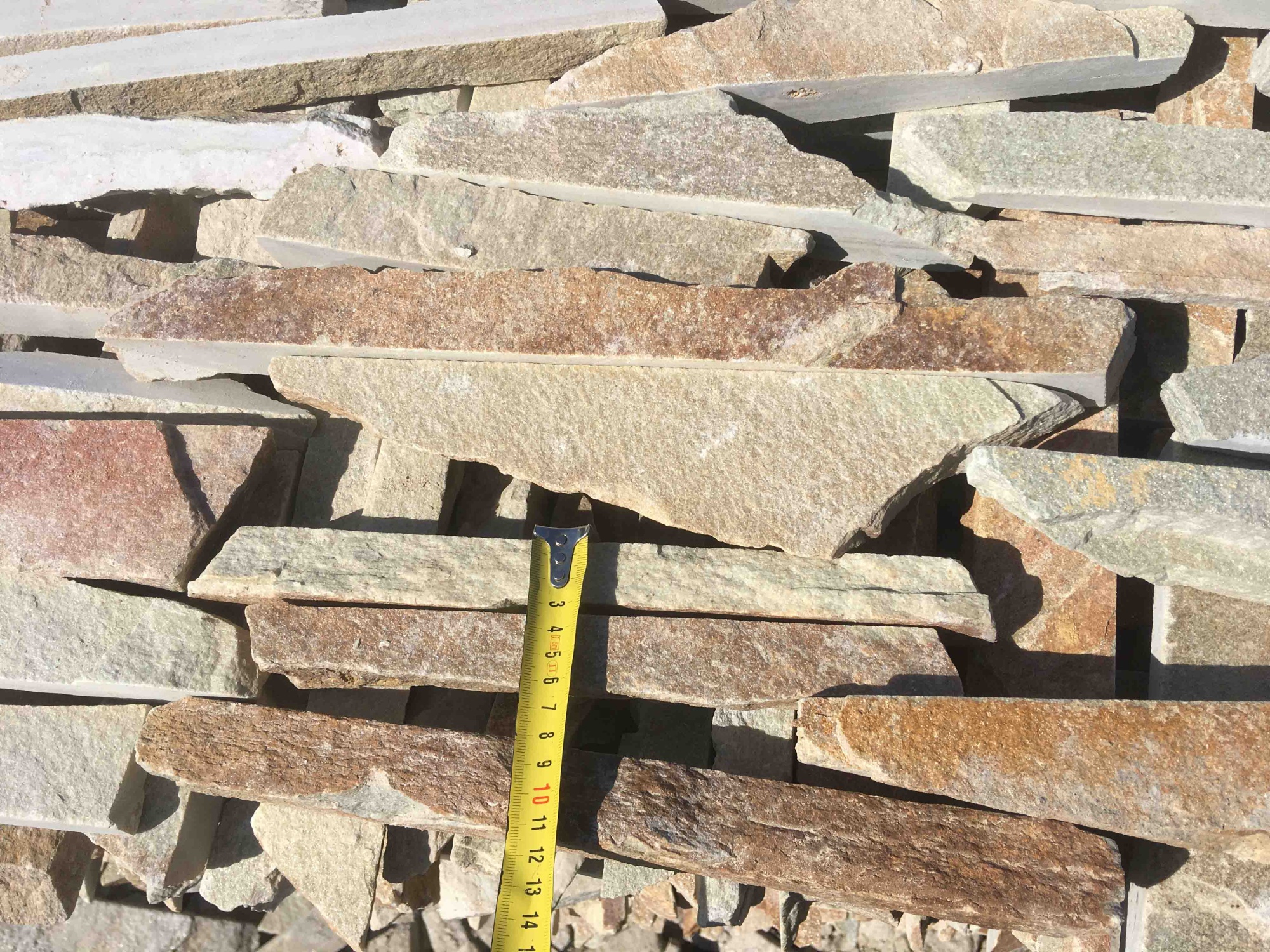 Горбушка златолит золотистый для облицовки купить в Кумертау