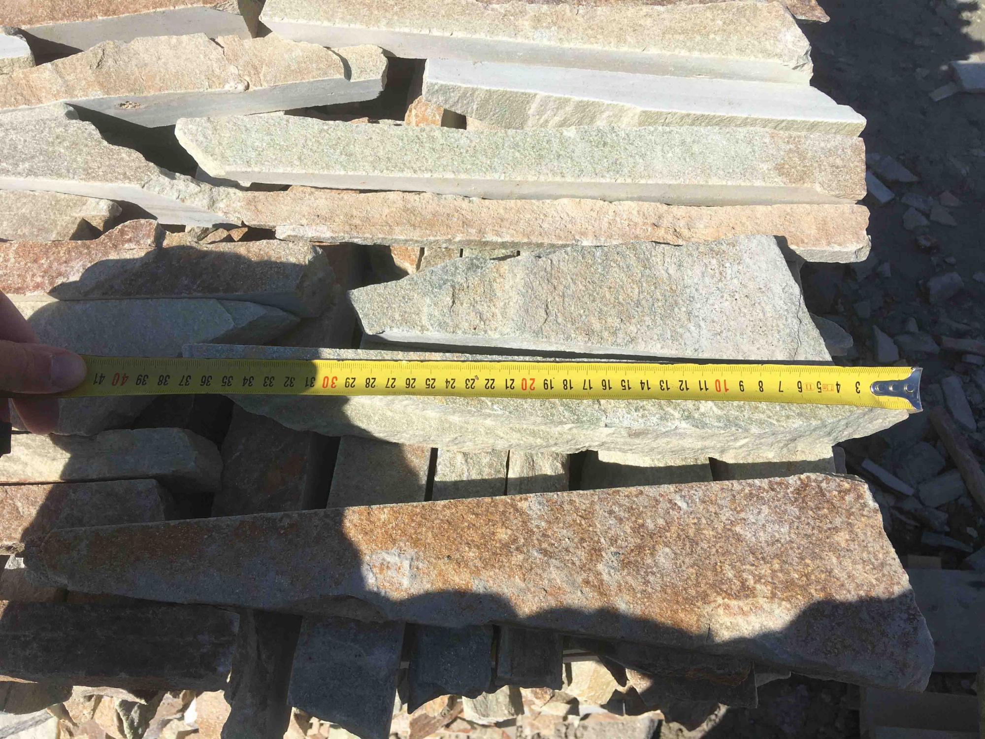 Горбушка златолит золотистый для облицовки купить в Кумертау