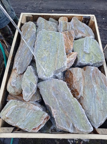 Златолит жёлтый, жёлто-зелёный глыбки и валуны для ланшафтного дизайна купить в Кумертау