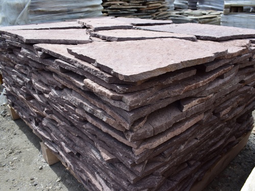 Плитняк лемезит бордовый для облицовки цоколя 20-25 мм  купить в Кумертау