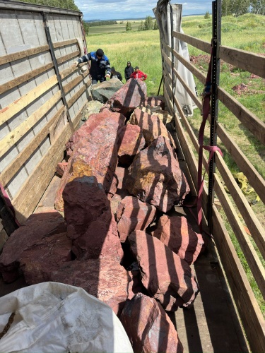 Ландшафтные глыбы красно-фиолетовые 200-1000 килограмм купить в Кумертау