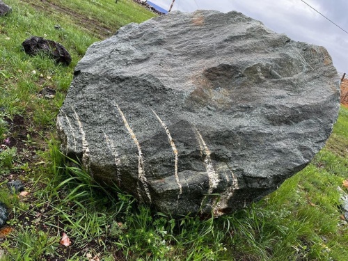 Гигантские зелёные валуны для ландшафтного дизайна весом более 5 тонн купить в Кумертау