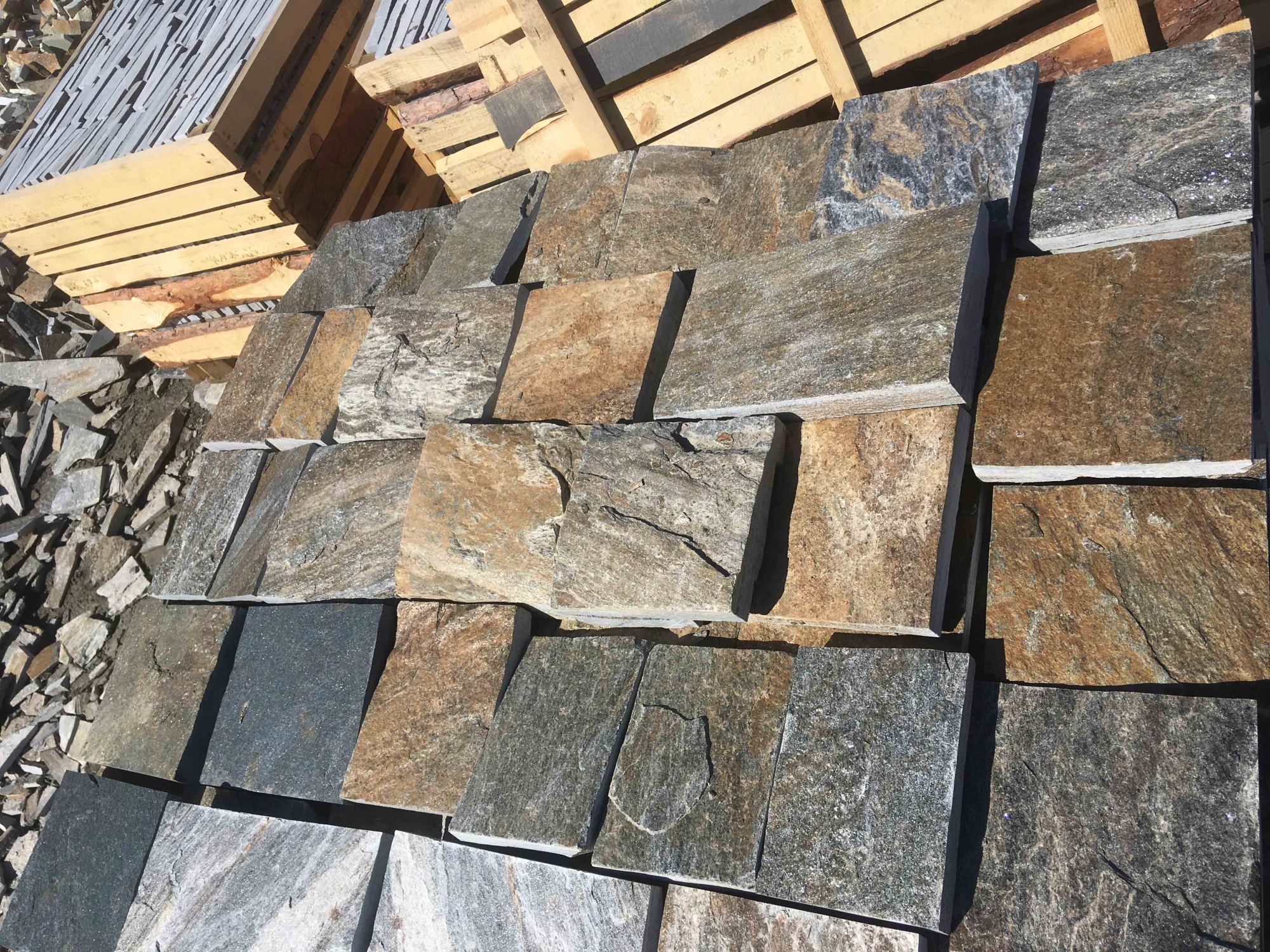 Плитка пилёная златолит Уральский для цоколя, отмостки купить в Кумертау