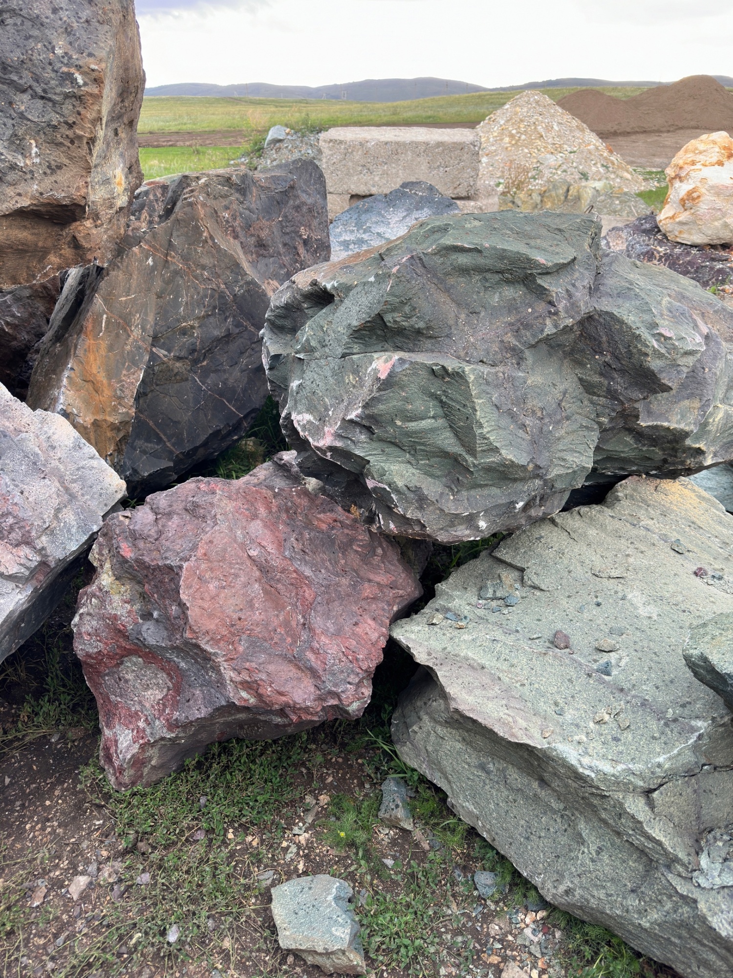 Камни для ландшафтного дизайна зелёные 10-60 килограмм купить в Кумертау