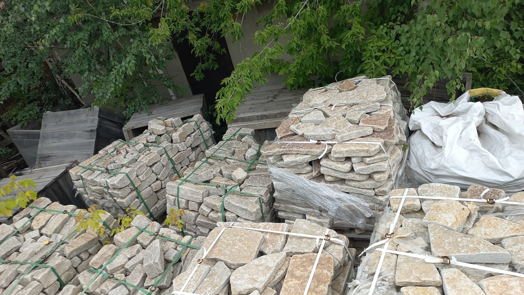 Плитняк гранитный галтованный купить в Кумертау