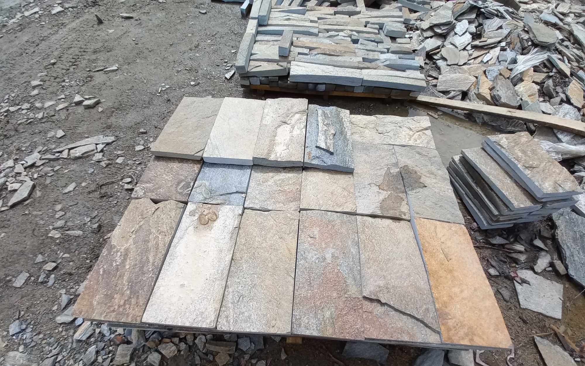 Плитка пилёная златолит Уральский для цоколя, отмостки купить в Кумертау