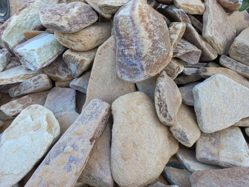 Златолит жёлтый, жёлто-зелёный глыбки и валуны для ланшафтного дизайна купить в Кумертау