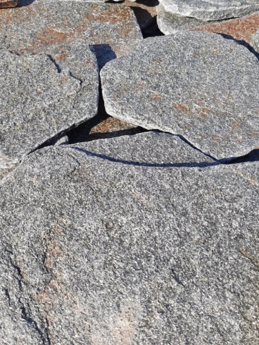 Златолит серебристый галтованный для лестниц купить в Кумертау