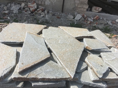 Златолит серебристый галтованный для лестниц купить в Кумертау